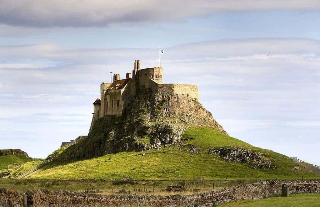 Monasterio de Lindisfarne, primera conquista de los vikingos en América